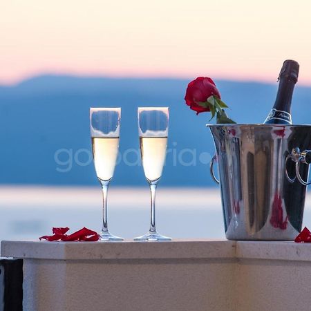 Villa Smaragd - Opal - Luxury Apt With Shared Pool And Private Hot Tub Makarska Eksteriør bilde