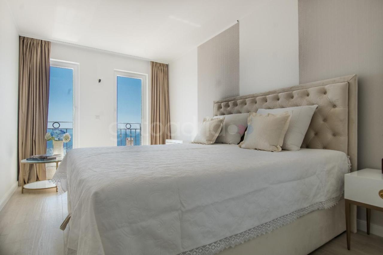 Villa Smaragd - Opal - Luxury Apt With Shared Pool And Private Hot Tub Makarska Eksteriør bilde