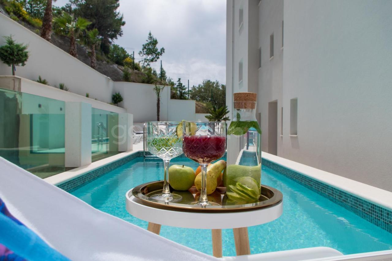 Villa Smaragd - Opal - Luxury Apt With Shared Pool And Private Hot Tub Makarska Eksteriør bilde